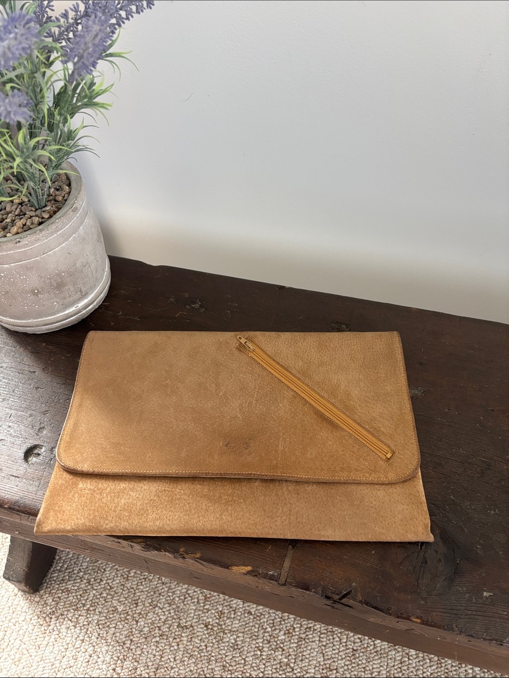 Vintage 70s/80s Asymmetrical Tan Suede Envelope Clutch – Gold Zip Accent